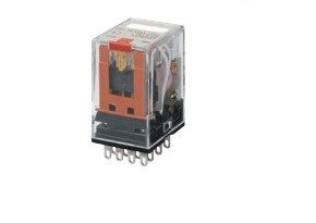 PYFZ-08-E Gniazdo przekaźnika OMRON 2-pinowa szyna DIN 2250V Ac z miniaturowymi przekaźnikami mocy